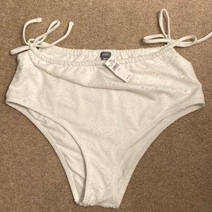 NWT aerie White Lace high Rise Bikini Bottom - size M